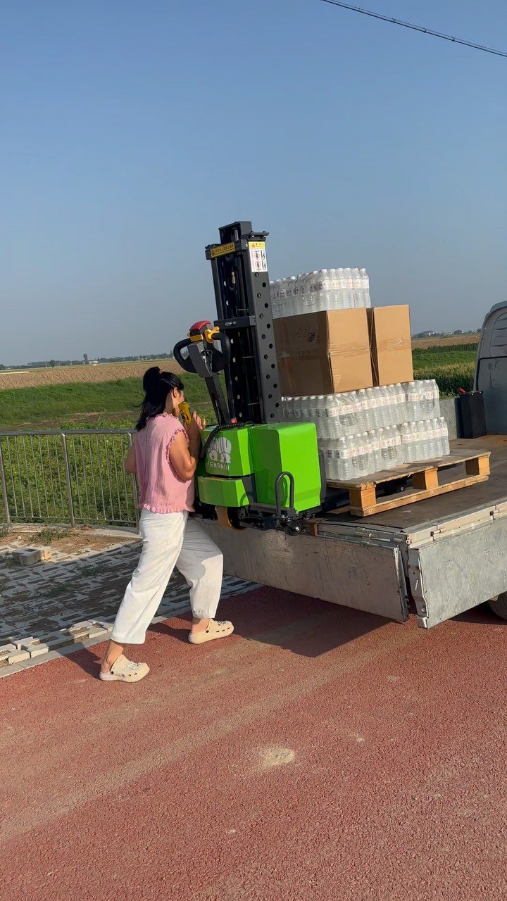 huahuawangwang 게시물 이미지: Portable forklift, follows the vehicle to...