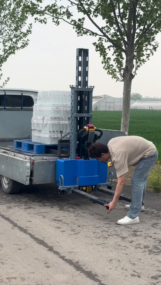 huahuawangwang 게시물 이미지: Portable pallet trucks that follow your...