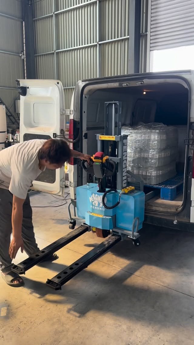 huahuawangwang 게시물 이미지: This portable pallet truck can travel with...