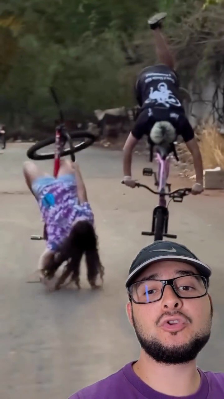 hudsonudg 게시물 이미지: Inovou no grau de bike, hein! Hahahaha