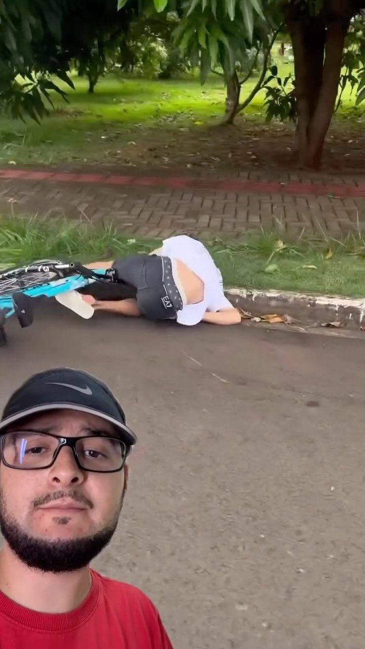 hudsonudg 게시물 이미지: Manteve a postura depois de cair feio no grau...