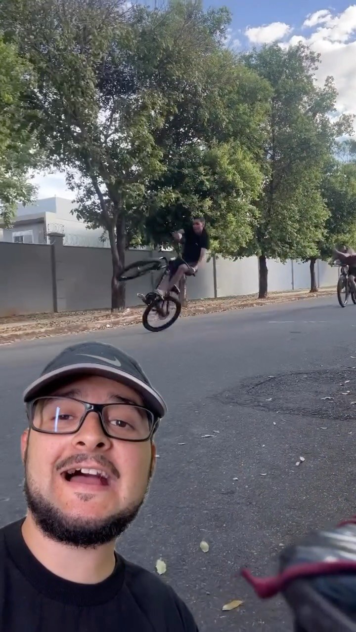 hudsonudg 게시물 이미지: Então toma essa rasada no grau de bike aí 🚲