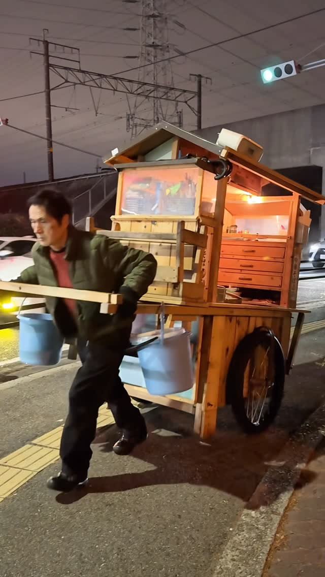 humozii 게시물 이미지: 【200kgの屋台を引いて40年...