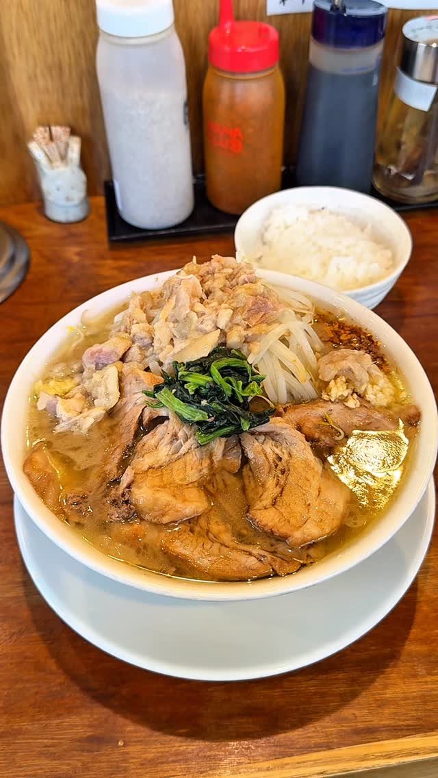 humozii 게시물 이미지: 【ラーメン二郎の元店主が作る超ガッツリ二郎系うどん】

今日、紹介するお店は愛知県の名古屋市中...