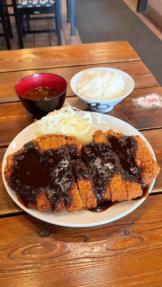 humozii 게시물 이미지: 【長さ30cm以上の日本一大きな特製味噌かつ】

今日、紹介するお店は愛知県の名古屋市瑞穂区に...