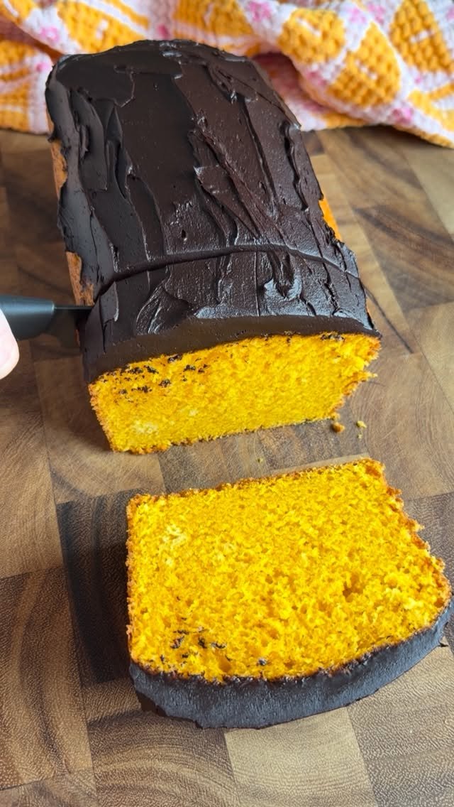 hungry.happens 게시물 이미지: BRAZILIAN BLENDER CARROT CAKE 🥕🍰 this viral...