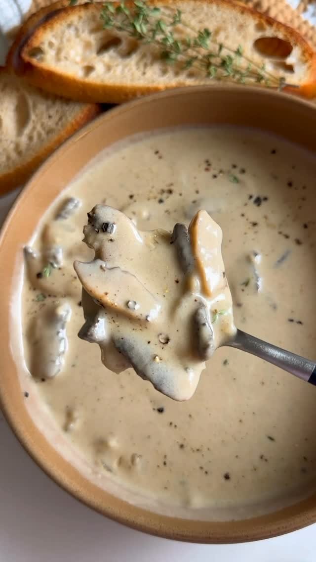 hungry.happens 게시물 이미지: EASY CREAMY MUSHROOM SOUP 🍄‍🟫 so simple and so...