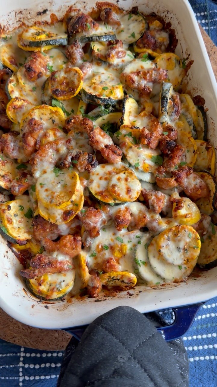 hungry.happens 게시물 이미지: HIGH PROTEIN CHICKEN ZUCCHINI + CORN BAKE...
