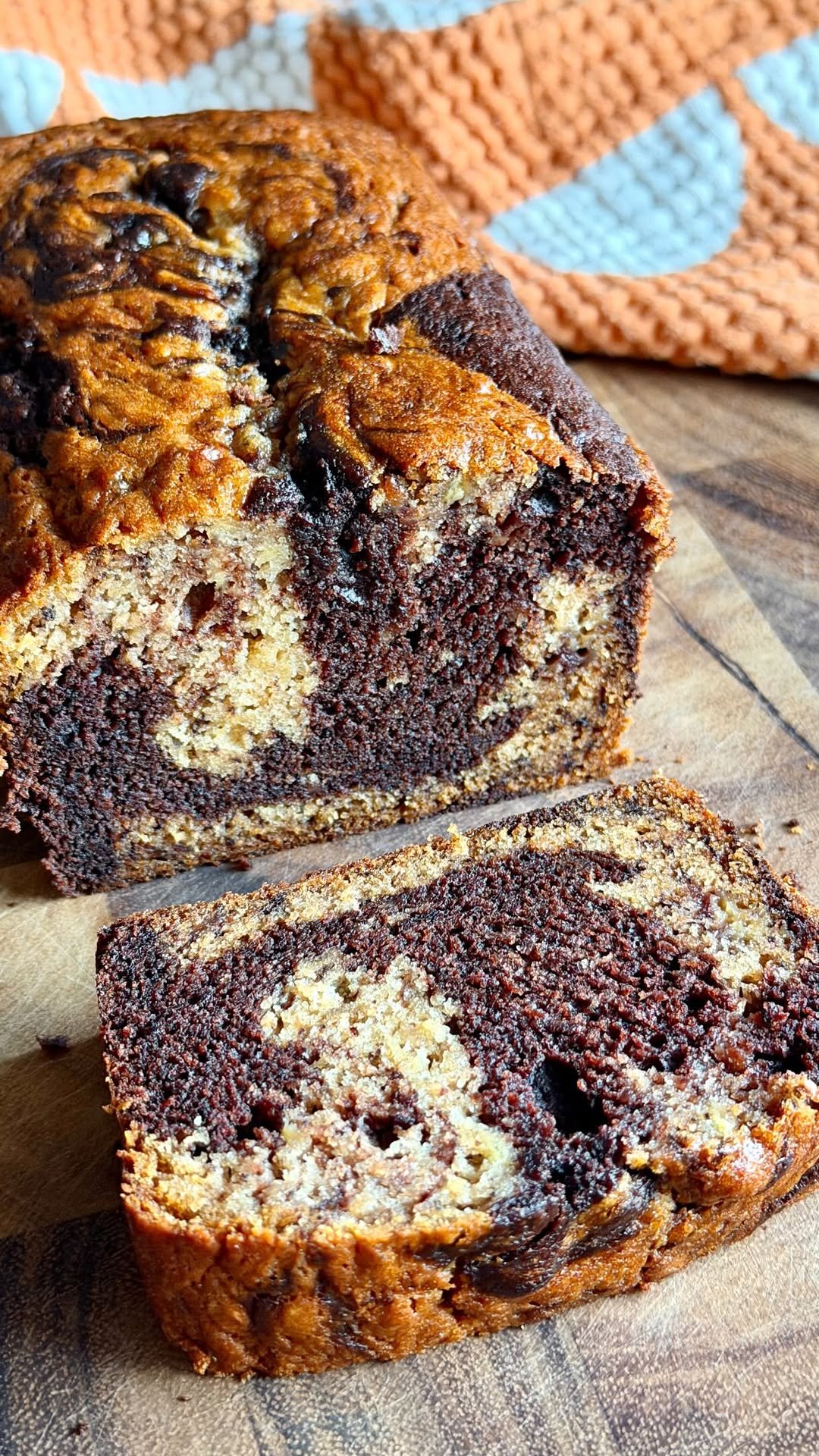 hungry.happens 게시물 이미지: EASY MARBLED BANANA BREAD 🍌🍫🍞 this bread is...