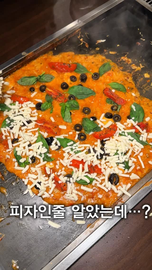 hungryn_ 게시물 이미지: (저장)피자인줄 알았는데 아님;;

여긴 성수애 있는 한국에 몇없는 몬자야끼전문전...