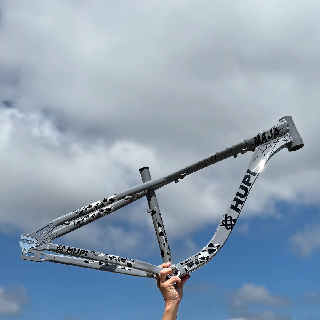 Photo by HUPI Bikes in São Bento do Sul. May be an image of bicycle and text.