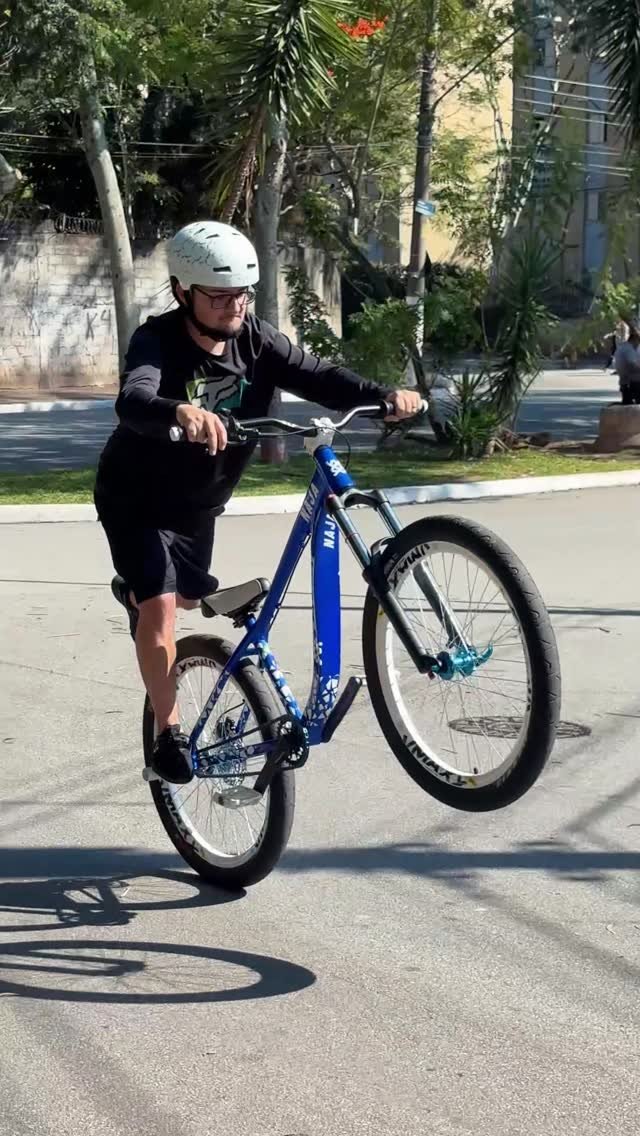 hupibikes 게시물 이미지: Grau de bike pra trás na descida, nem parece...