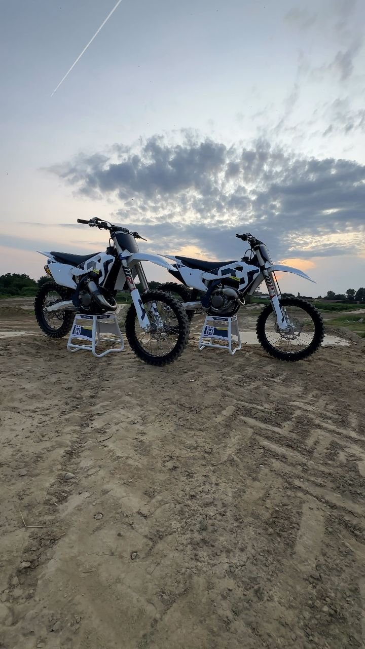 husqvarna.motorcycles 게시물 이미지: The calm before the first lap.

Our new TC 125...