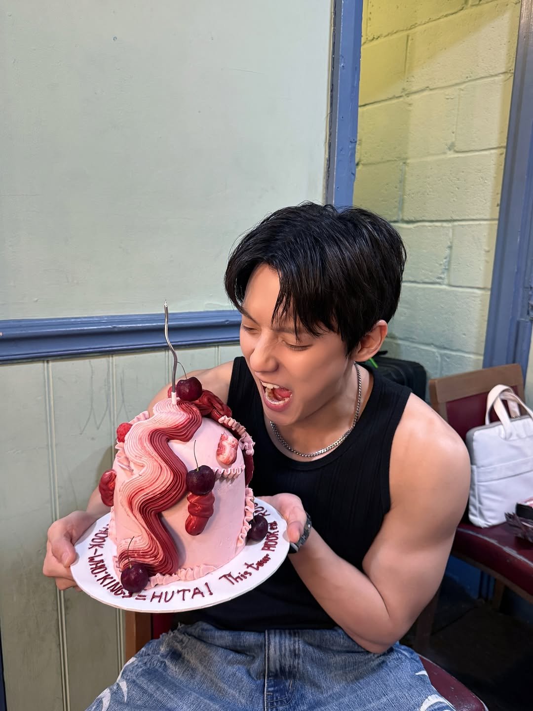 Photo by 이민혁 on March 30, 2026. May be an image of cake and text.