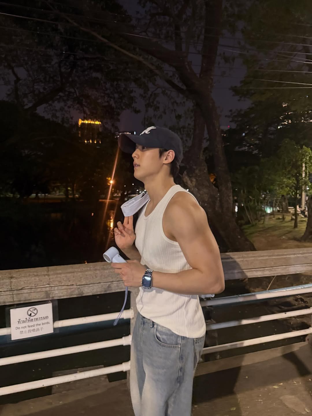 Photo by 이민혁 on March 05, 2026. May be an image of one or more people, biceps, tanktop, outdoors and text.