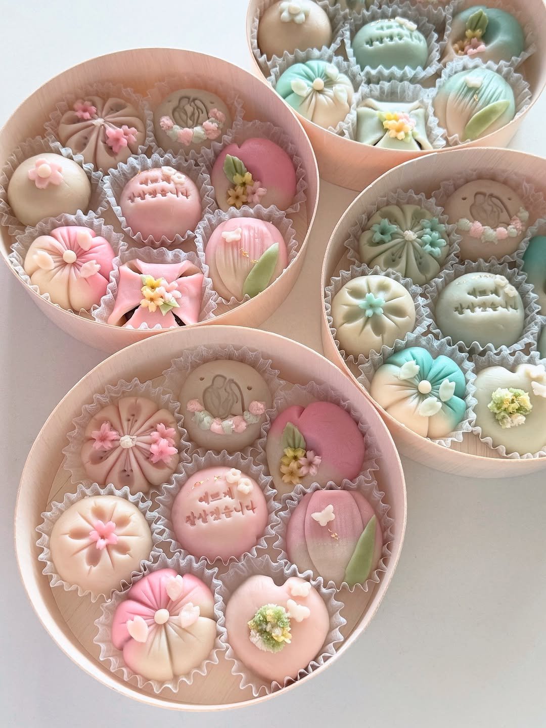hwadam_jeong 게시물 이미지: 요즘 상견례 시즌이라 그런지 주문이 부쩍 많아요💐

이번에도 요청해주신 디자인으로...