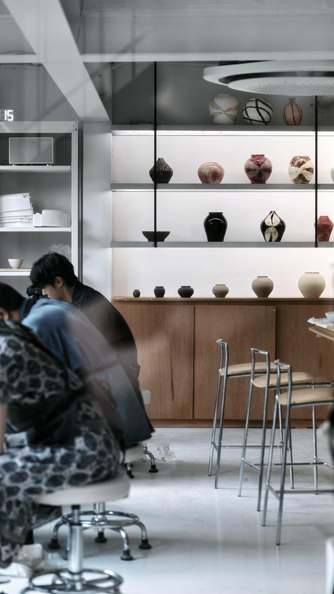 hwan.lk 게시물 이미지: Make a flowervase 💐
#flowervase #pottery #ceramics