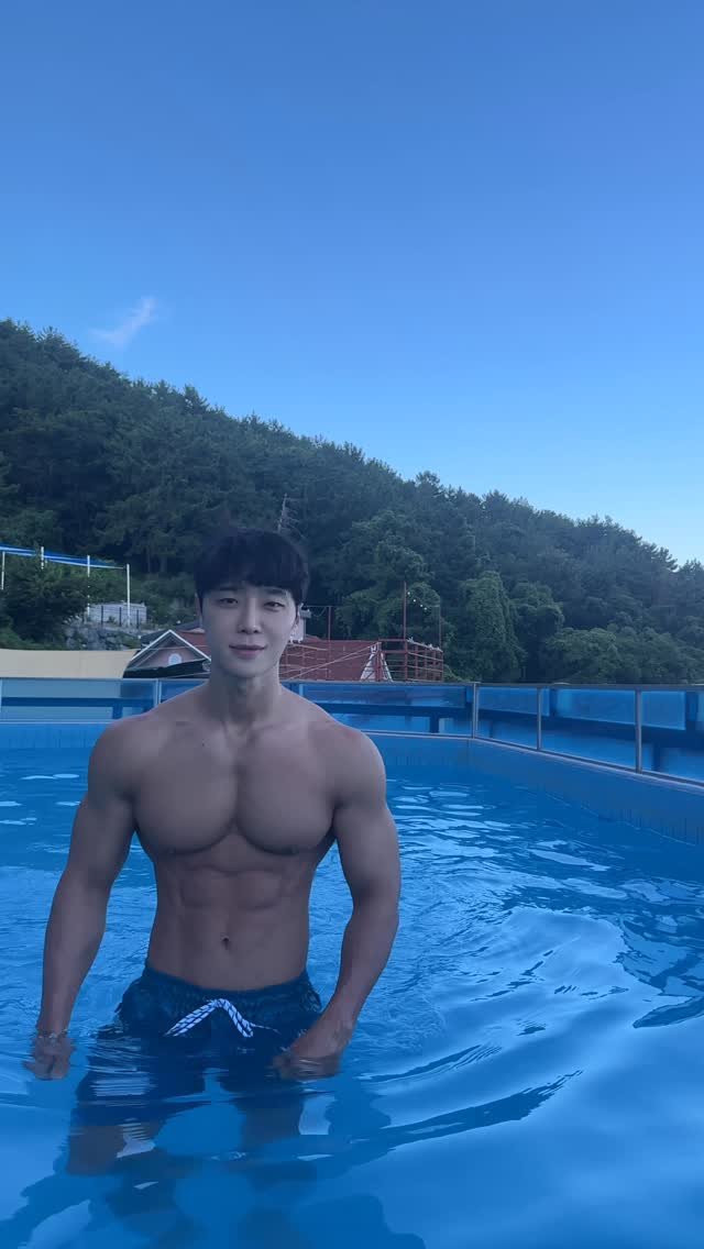 hwang__hojin 게시물 이미지: 벌써 여름 끝이라구? 🥲 더운 건 싫지만 너무 아쉬워...