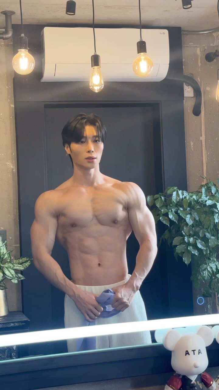 hwang__hojin 게시물 이미지: 2주 준비 하고 찍는 바프😎
.
.
.
.
.
.
.
#바디프로필 #바프...