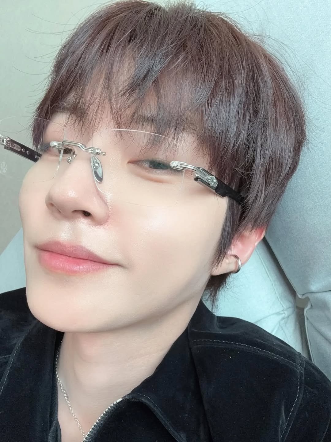 Photo shared by Hwang In-youp Brasil - Livia Leticia on March 29, 2026 tagging @hi_high_hiy. May be an image of text.