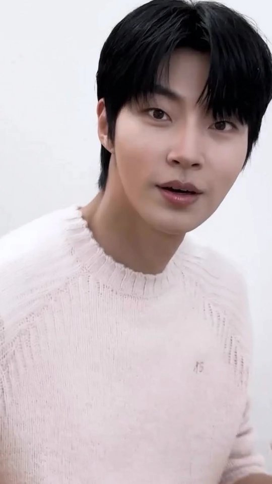 hwanginyoup.br 게시물 이미지: Gente em todos dramas que ele participou ele...