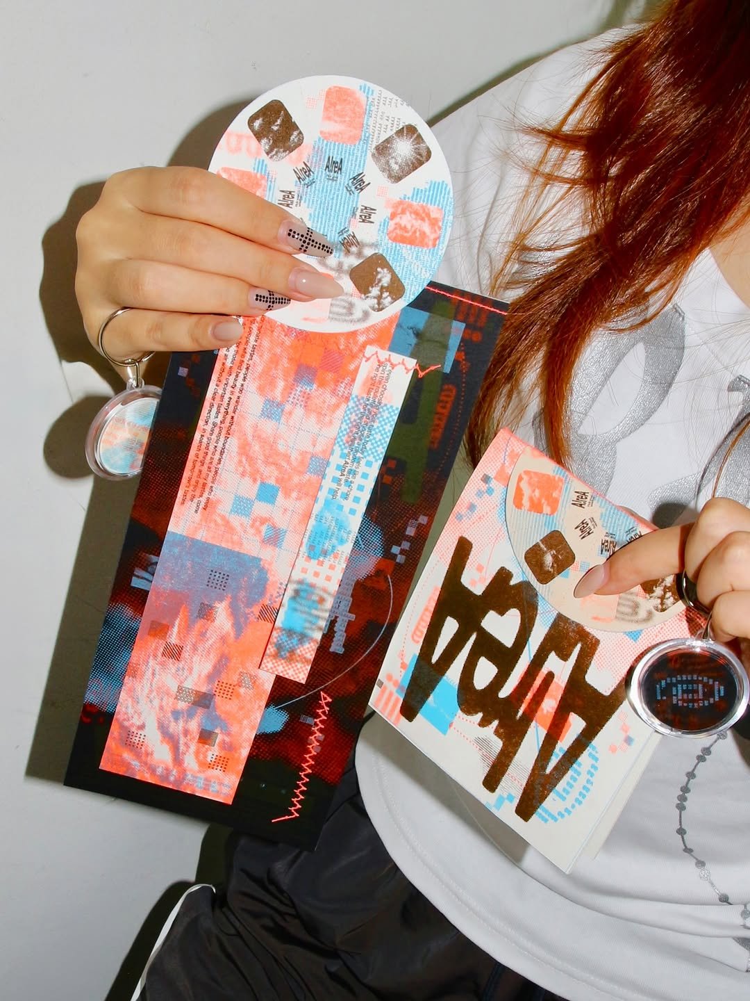 Photo shared by 하우풀리소클럽 HWFRISOCLUB on December 17, 2025 tagging @sy.syndromee. May be an image of magazine, book, poster and text.