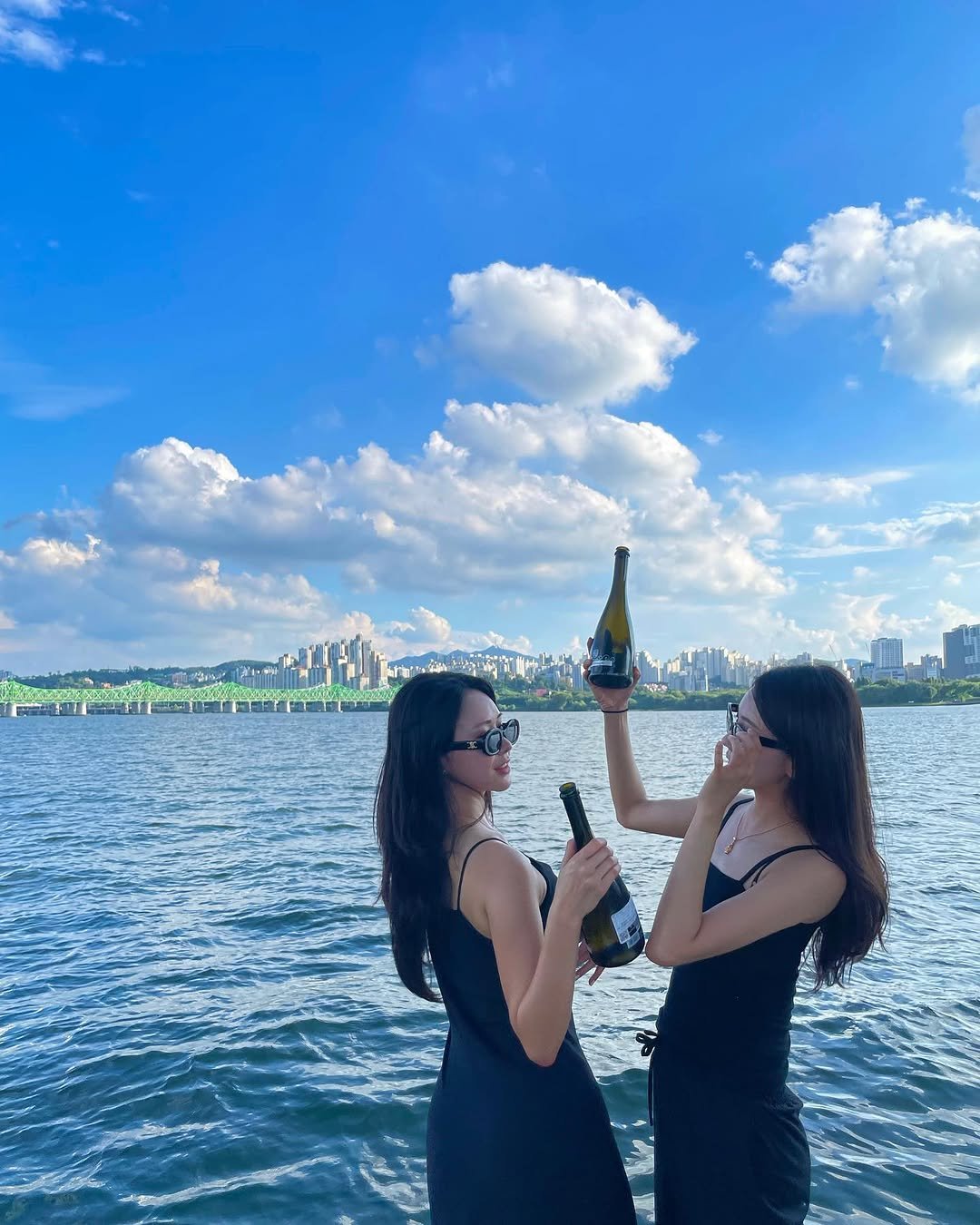 hxezx 게시물 이미지: 행복한거 얼굴로 표현하는편😆💙