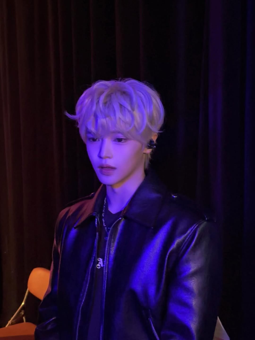 Photo by 장한음 HANEUM on October 20, 2025. May be an image of one or more people, bangs, blonde hair and bolo tie.