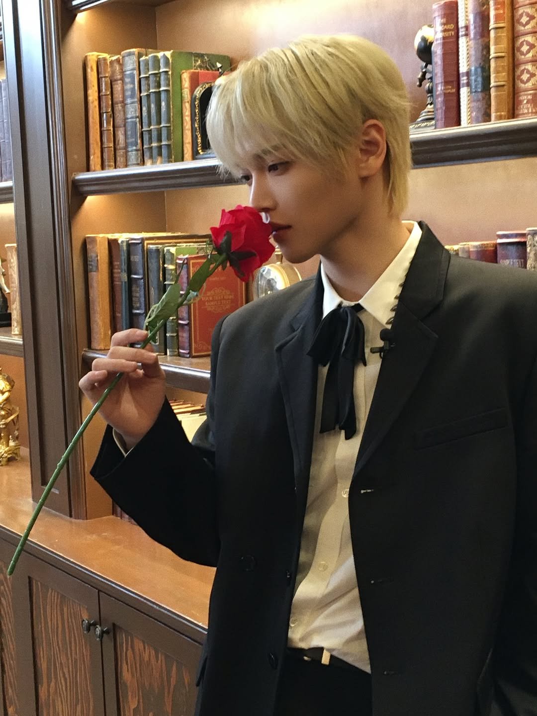 Photo by 장한음 HANEUM on November 21, 2025. May be an image of bolo tie and text.