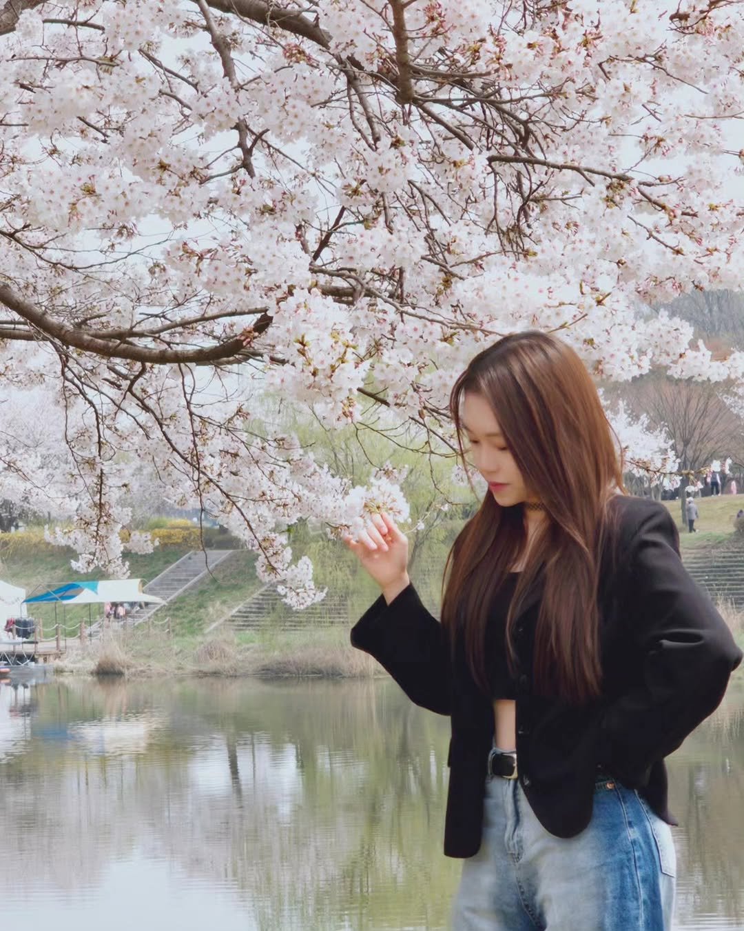 Photo by 강한나(HANNA) on April 06, 2024.