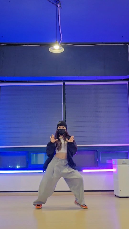 hxnnxoz 게시물 이미지: 🖤

Where are you nowww😜

Choreography by...