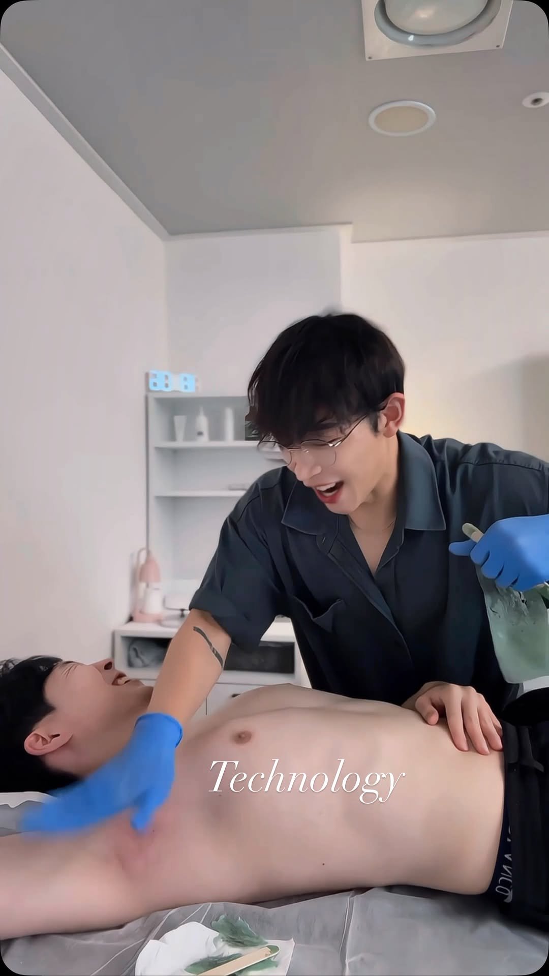 hxx9_6 게시물 이미지: 테크놀로지아~~🙋🏻
결혼식전 클겨만들어주기

#남자왁서 #남자왁싱 #waxing...