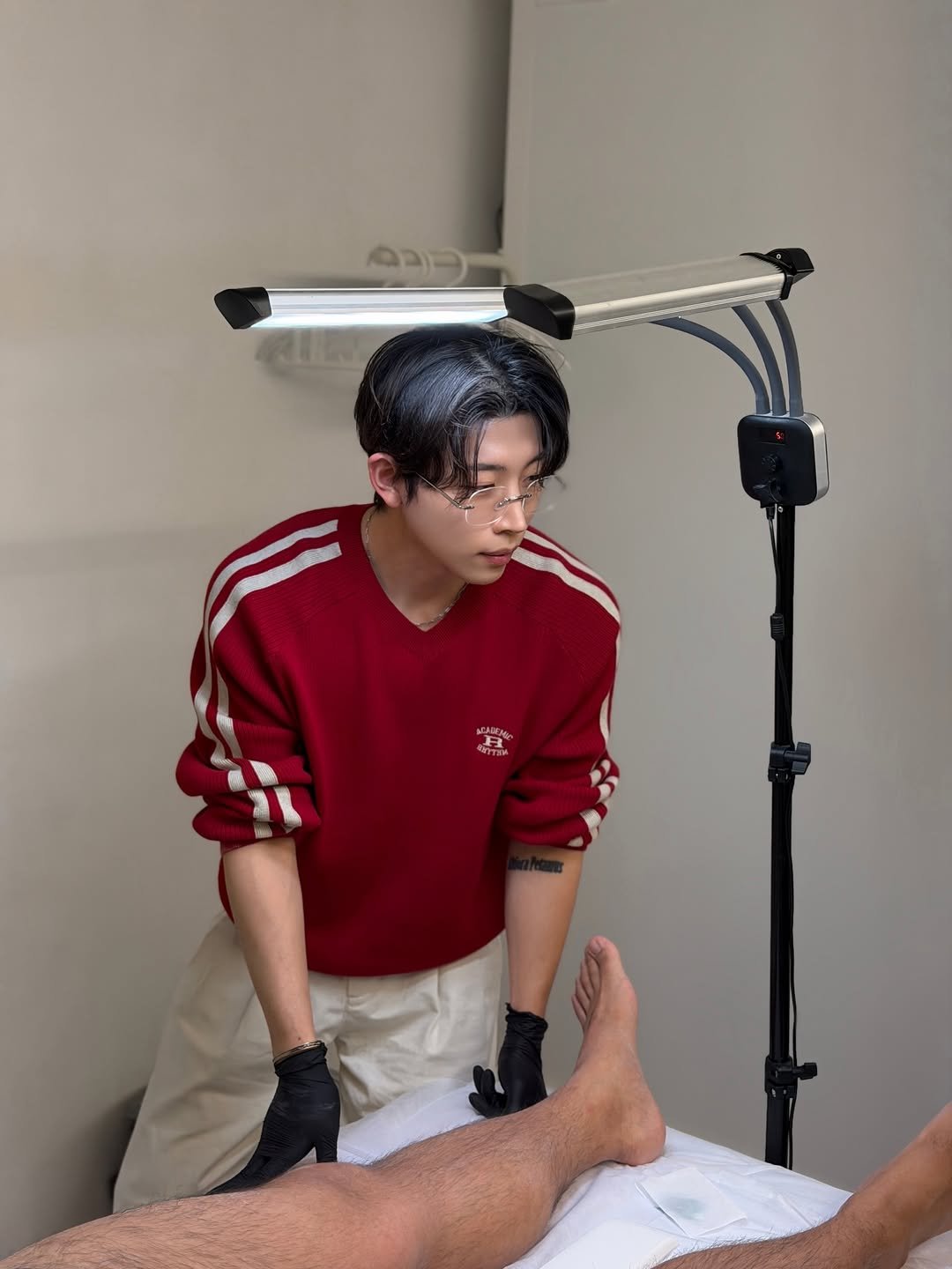 Photo by 이대혁[𝗪𝗮𝘅 𝗔𝗿𝘁𝗶𝘀𝗮𝗻 𝗔𝗕𝗪𝗨] on April 14, 2026. May be an image of acupuncture and text.