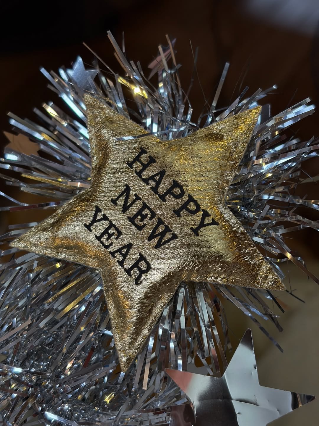 Photo by 형준 HYEONGJUN on March 08, 2026. May be an image of christmas tree, tinsel, fireworks and text.