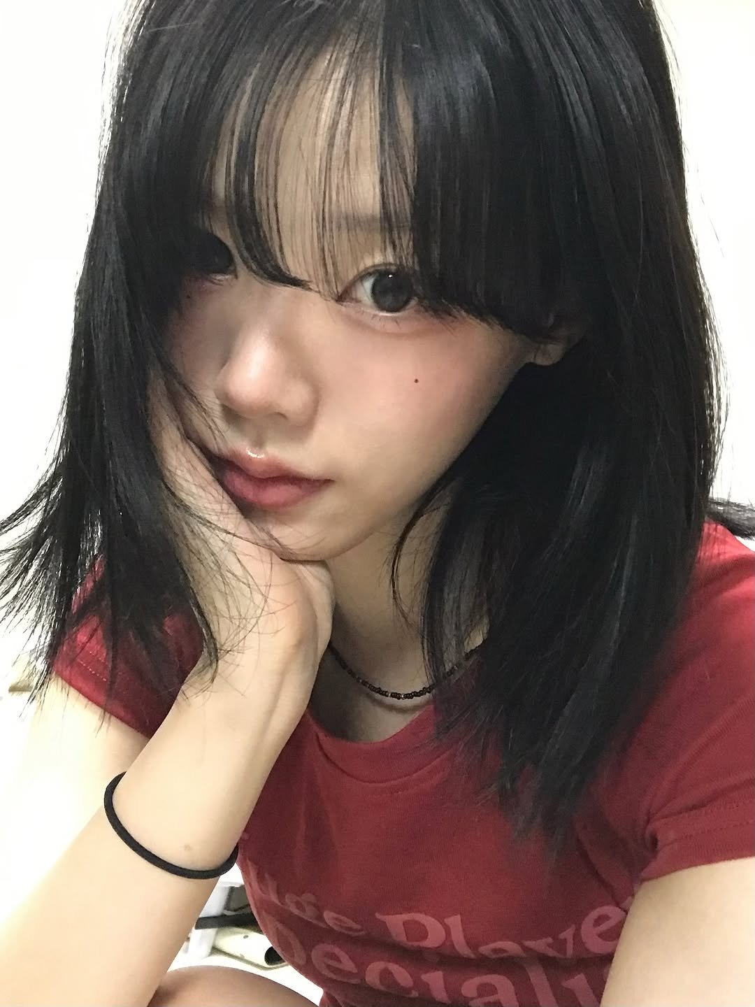 Photo by 뭐혜연 on August 08, 2025. May be an image of 1 person and bangs.
