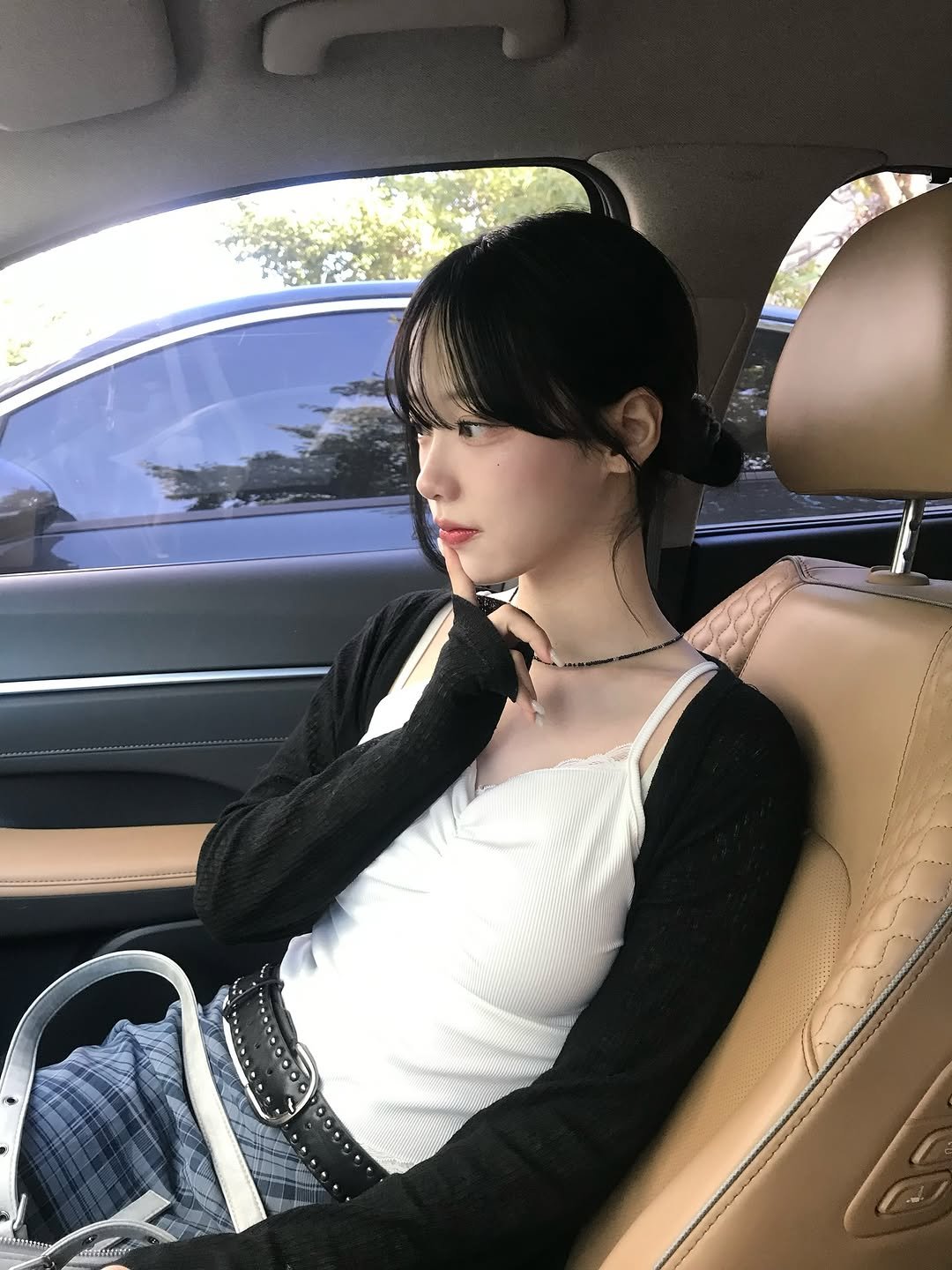 Photo by 뭐혜연 on July 26, 2025. May be an image of 1 person and car.