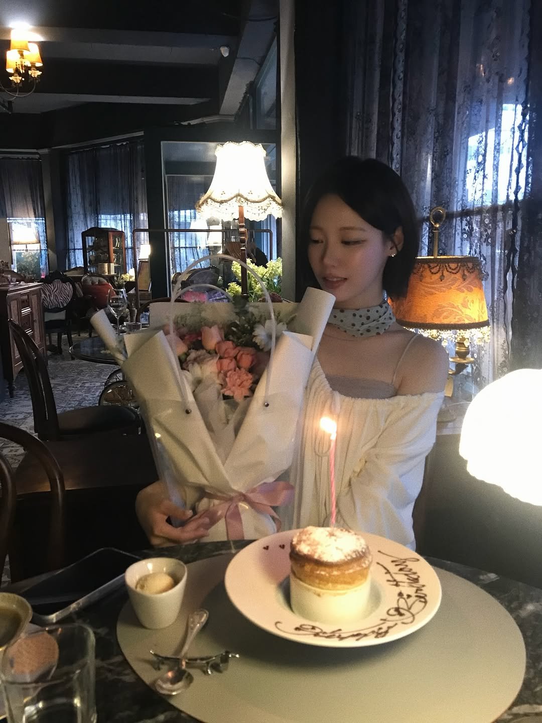 hy__ssi 게시물 이미지: 23번째 생일🎂💕💐
