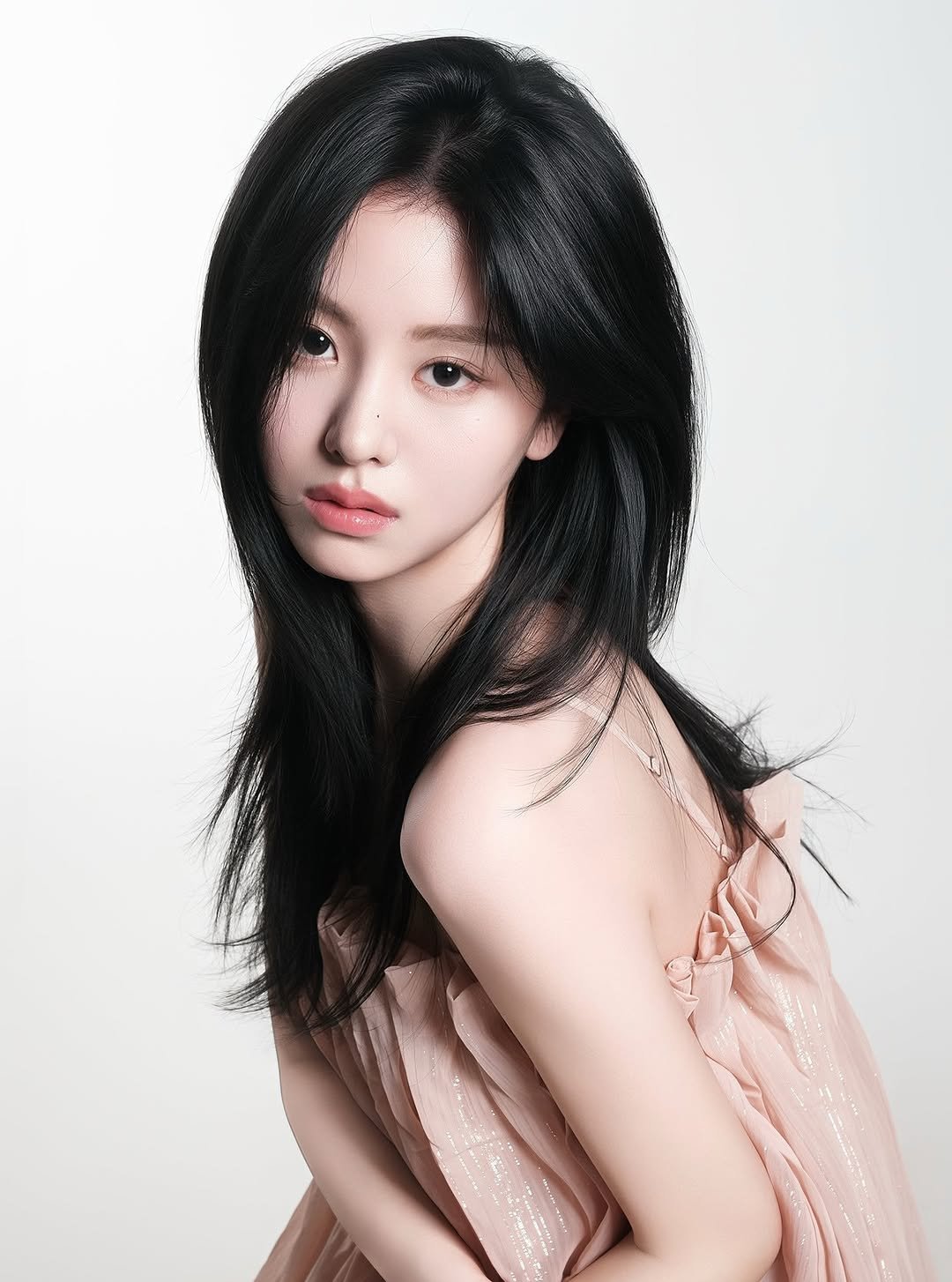 Photo by 해원처럼 스튜디오 on October 08, 2025. May be an image of 1 person, hair and text.