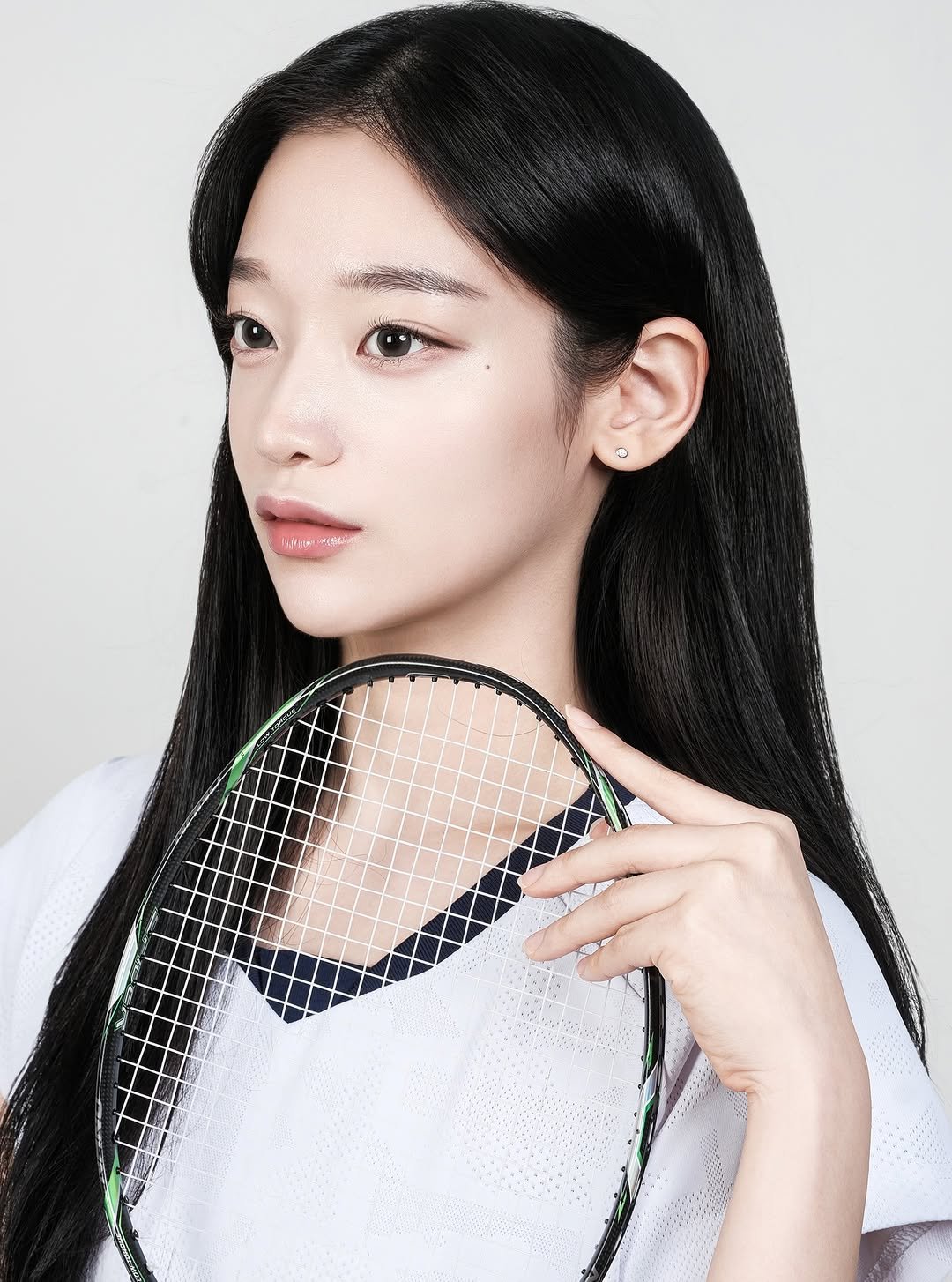 Photo by 해원처럼 스튜디오 on October 21, 2025. May be an image of one or more people, braids, makeup, top and text.