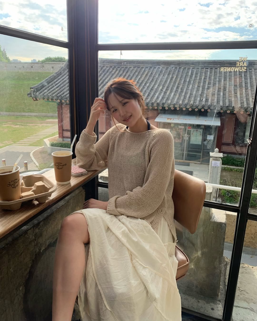 hyeddolook__ 게시물 이미지: 날씨가 좋고 바람도 조하~𖦹⁠⁺⁠˖ 𓌉◯𓇨 ˖⁠⁺𖦹 ⊹ ࣪ ˖ ✧

교복니트...