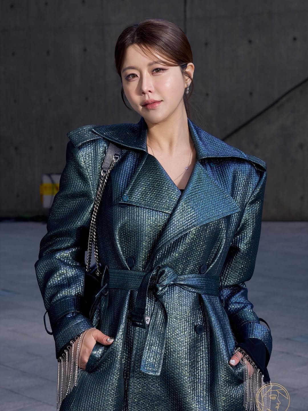 Photo by Shim hye jin🌷 on February 12, 2026. May be an image of overcoat, goosedown coat, duffle coat, jacket, blazer, parka and text.