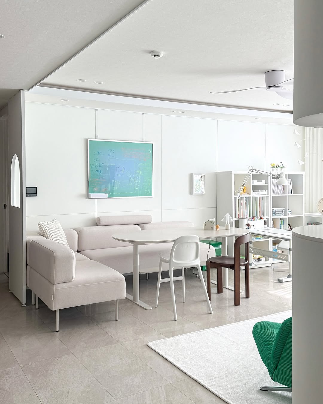 Photo shared by 혜혜홈 | 집꾸미기 • 정리수납 • 거실서재화 on October 31, 2025 tagging @hanssem_official. May be an image of sofa, dining table, living room, sliding door, indoors and text.