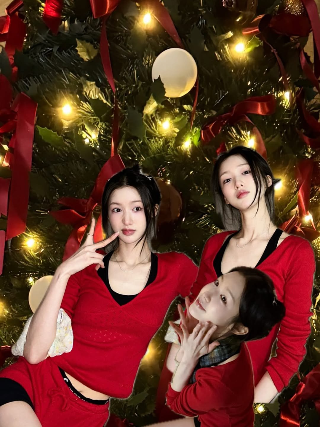 Photo by 조혜주 on December 31, 2025. May be an image of one or more people, christmas tree, sleepwear, tinsel and text.