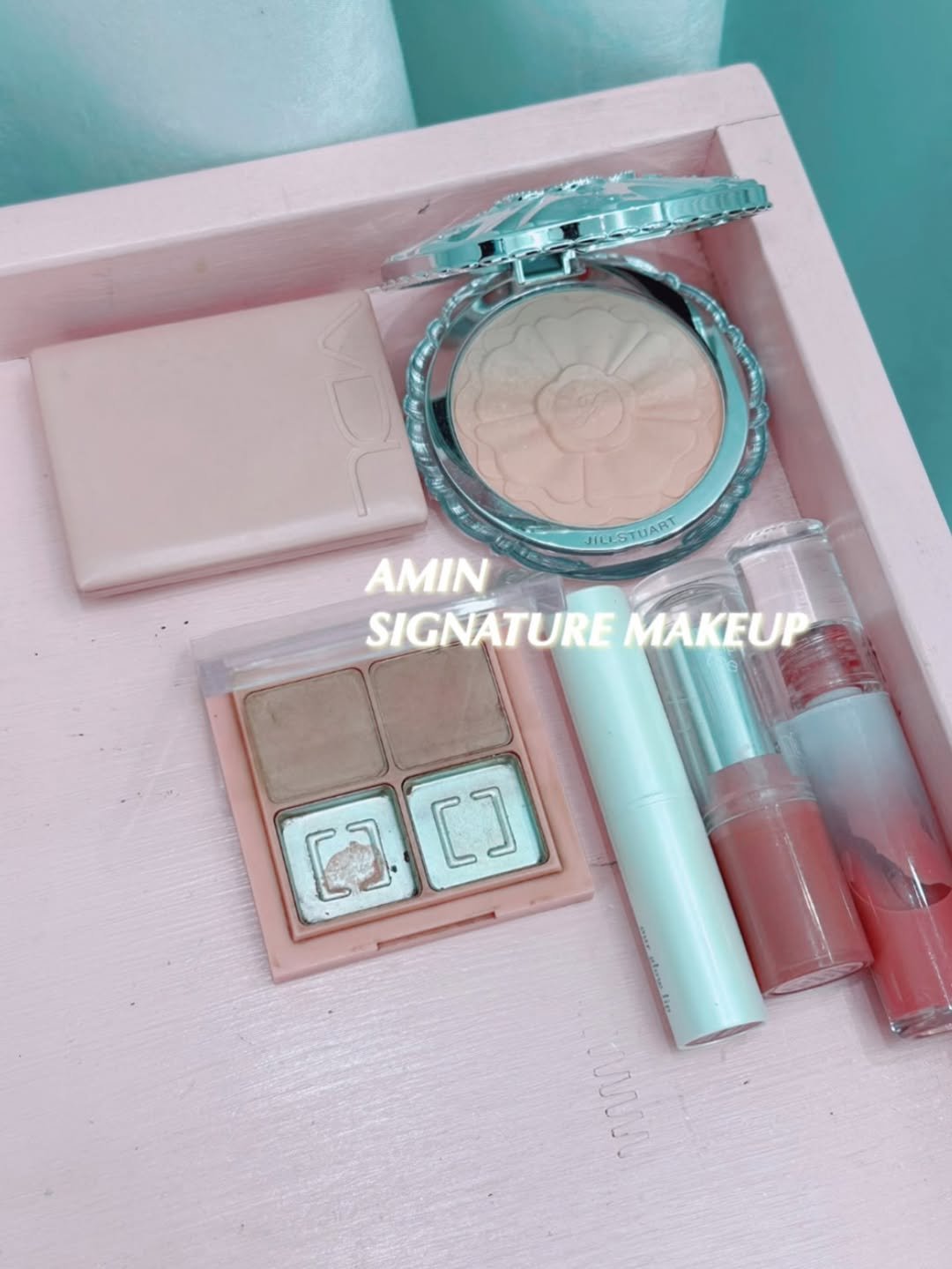 Photo by 요닝 민혜정이사💄아민 in Yoning요닝 with @hyejungmin7. May be an image of one or more people, makeup, lipstick, pallette, cosmetics and text.