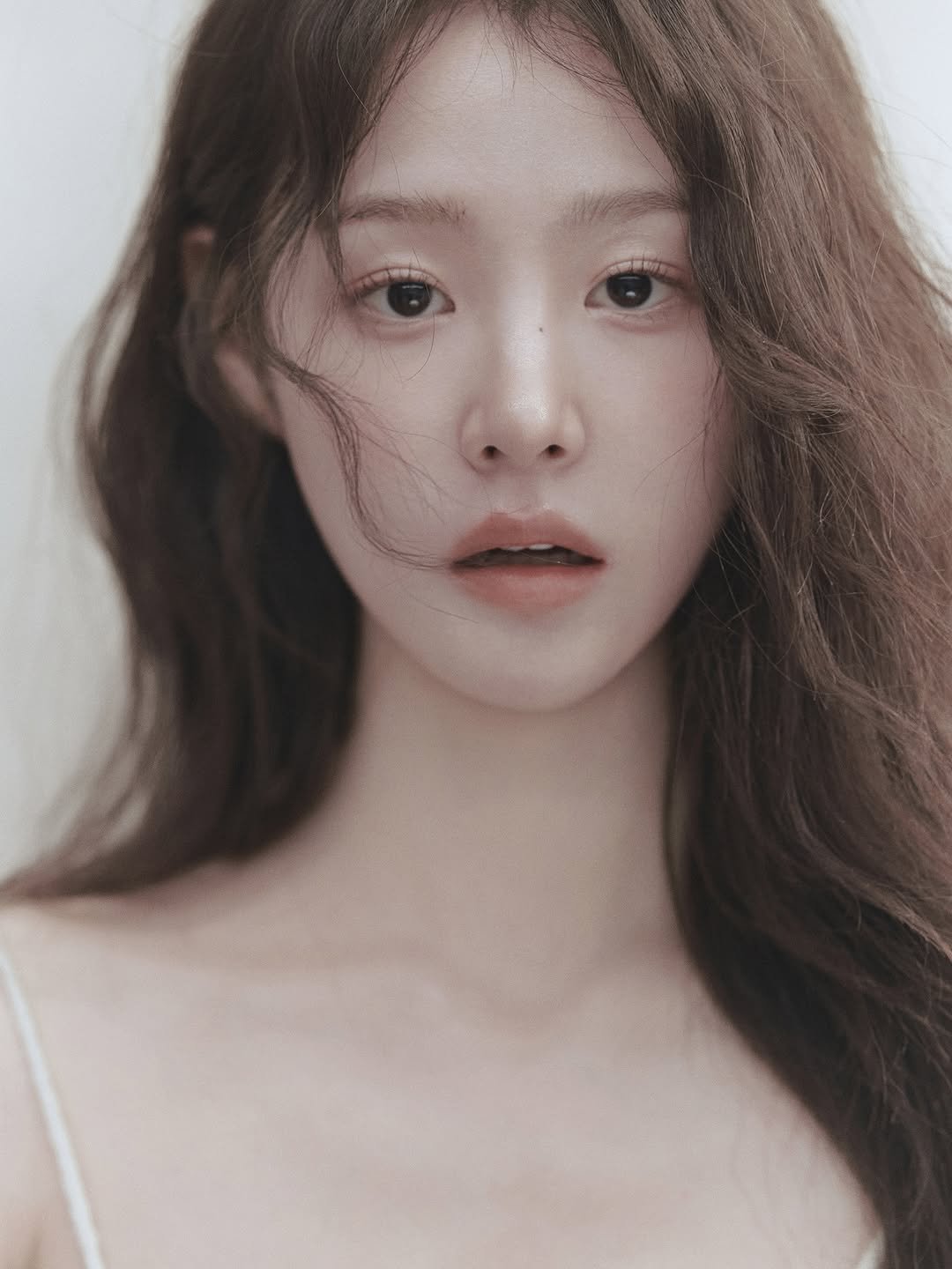 Photo shared by 요닝 민혜정이사💄아민 on December 29, 2025 tagging @hyejungmin7, @sunhwaso, and @isuuusuuu. May be a closeup of one or more people, makeup, hair and text.