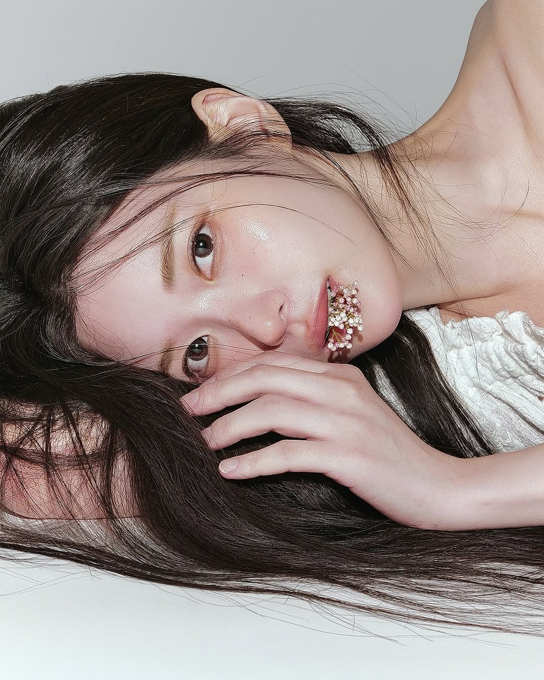 Photo shared by 요닝 민혜정이사💄아민 on November 20, 2025 tagging @mihostudio, @zeunique_, and @hyejungmin7. May be an image of one or more people, makeup and text.