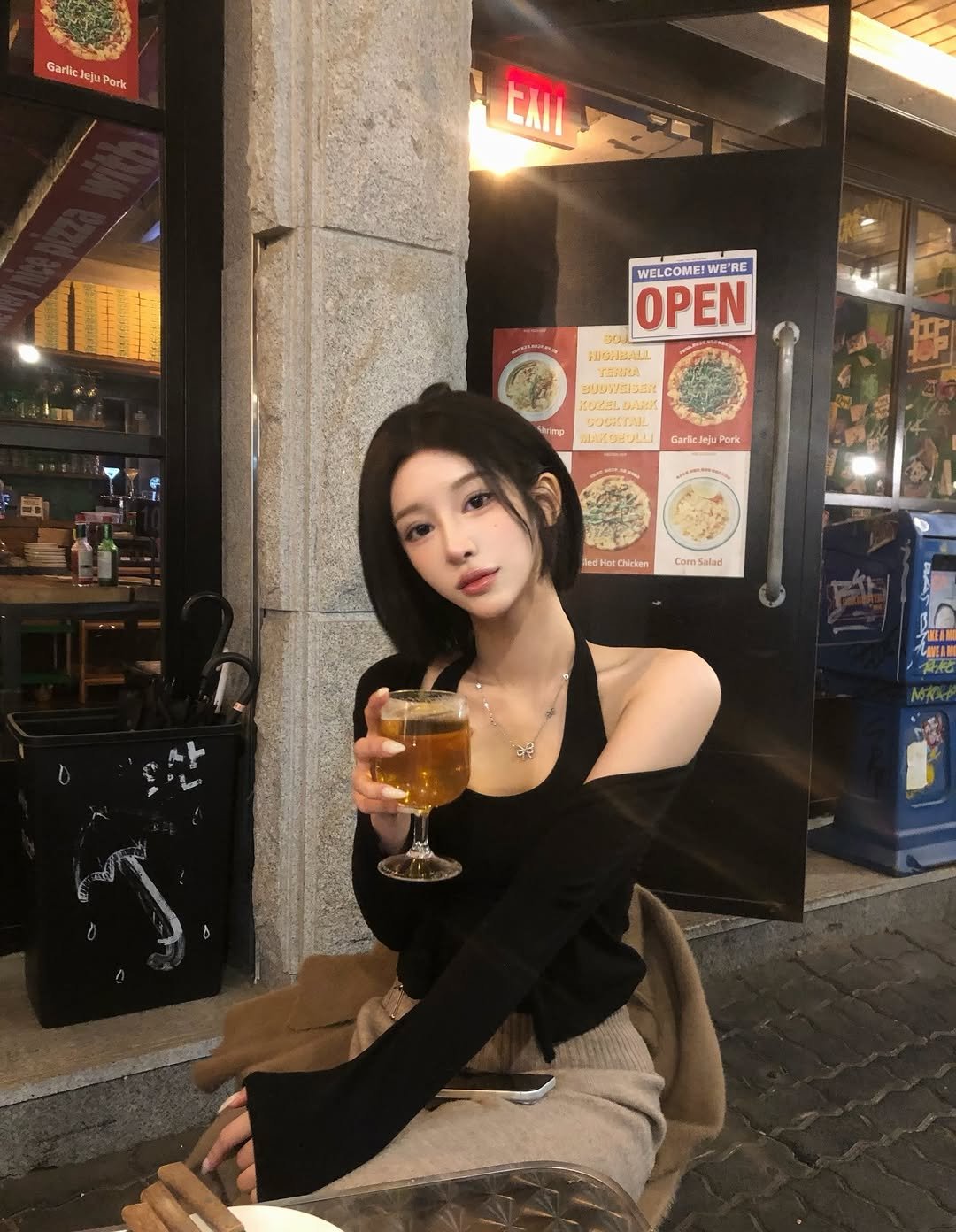 Photo by 이혜원 on February 25, 2026. May be an image of one or more people, hair, beer and text.