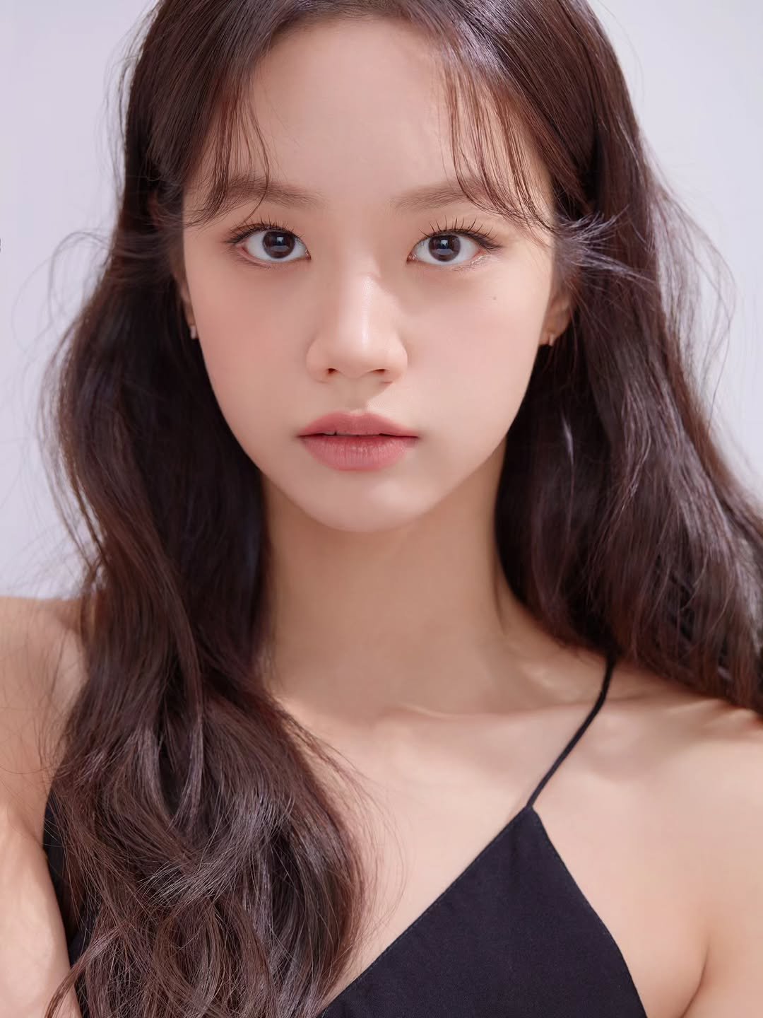 Photo by 혜리| HYERI on March 16, 2026. May be a closeup of one or more people, hair, makeup and text.