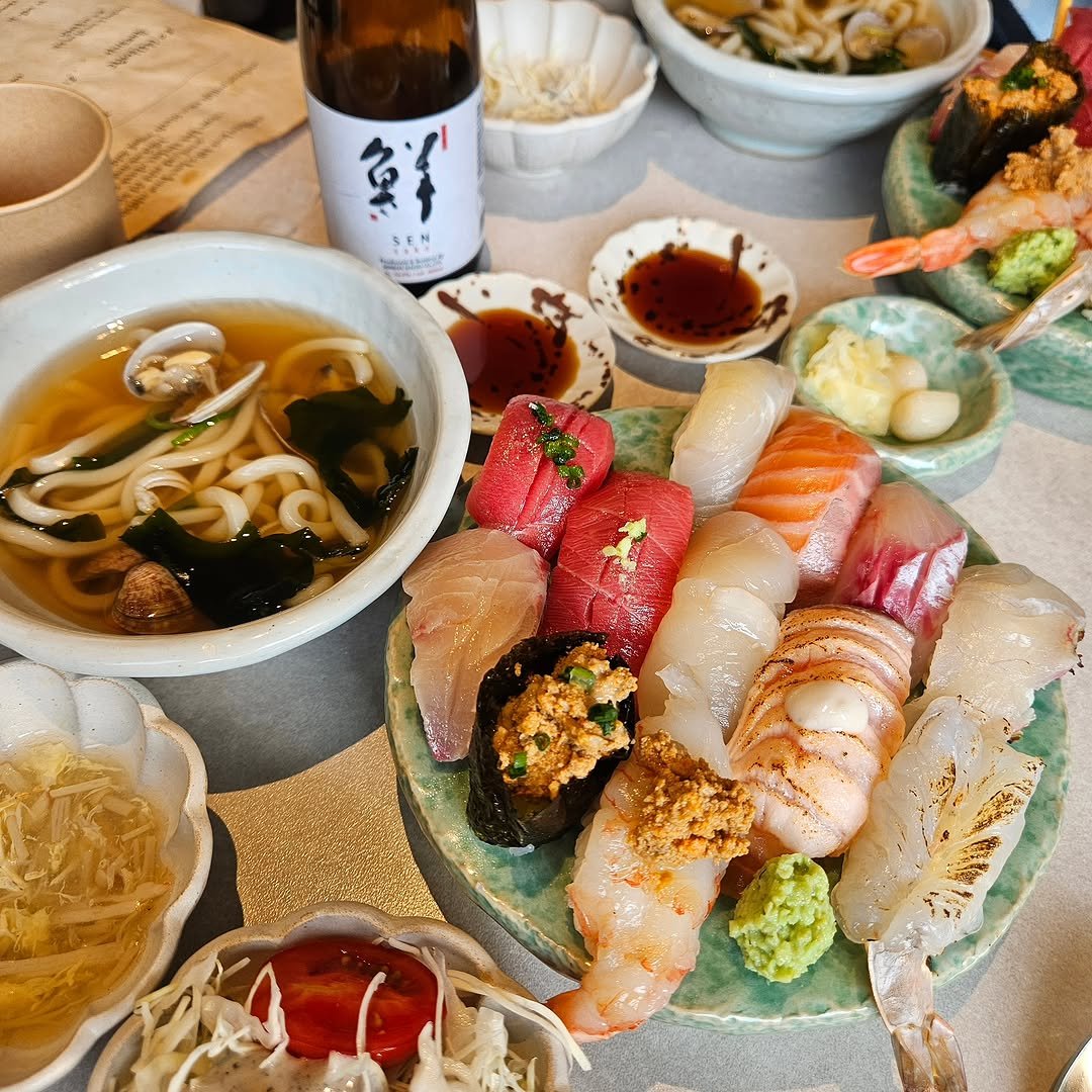 hyo_jsj 게시물 이미지: 🍣
오이시이~ 우마이~

생맥주보단 합리적인 센사케 ㅋㅋ

네타가 뚱뚱하니 ~~...