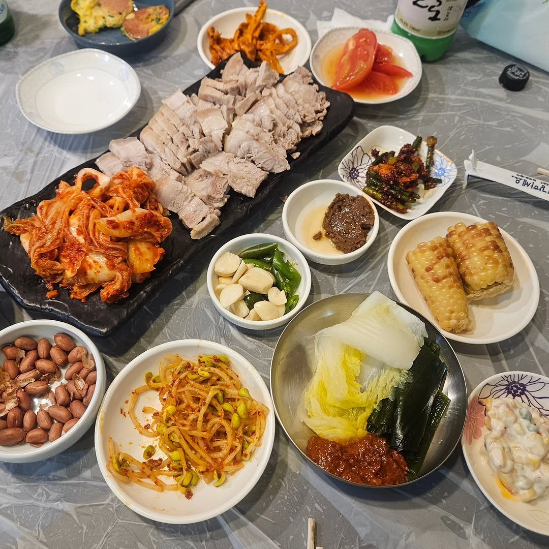 hyo_jsj 게시물 이미지: 🤭
당일 되어야만 메뉴 알수있는곳 가격도 없고,ㅋㅋ

이모 손맛좋고 센스좋음❤️...